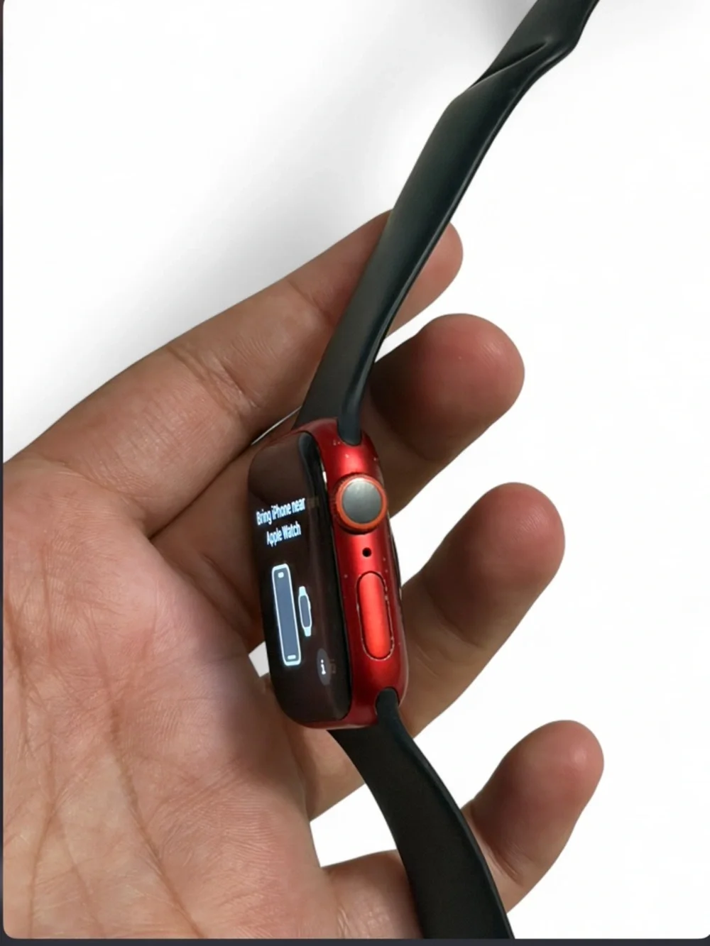 Apple smartwatch red